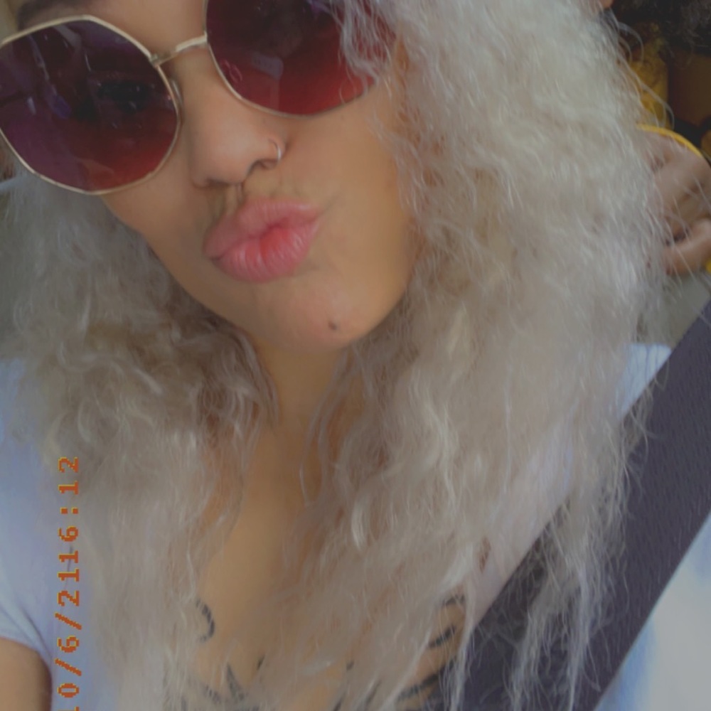 Meet your Posher, Michela